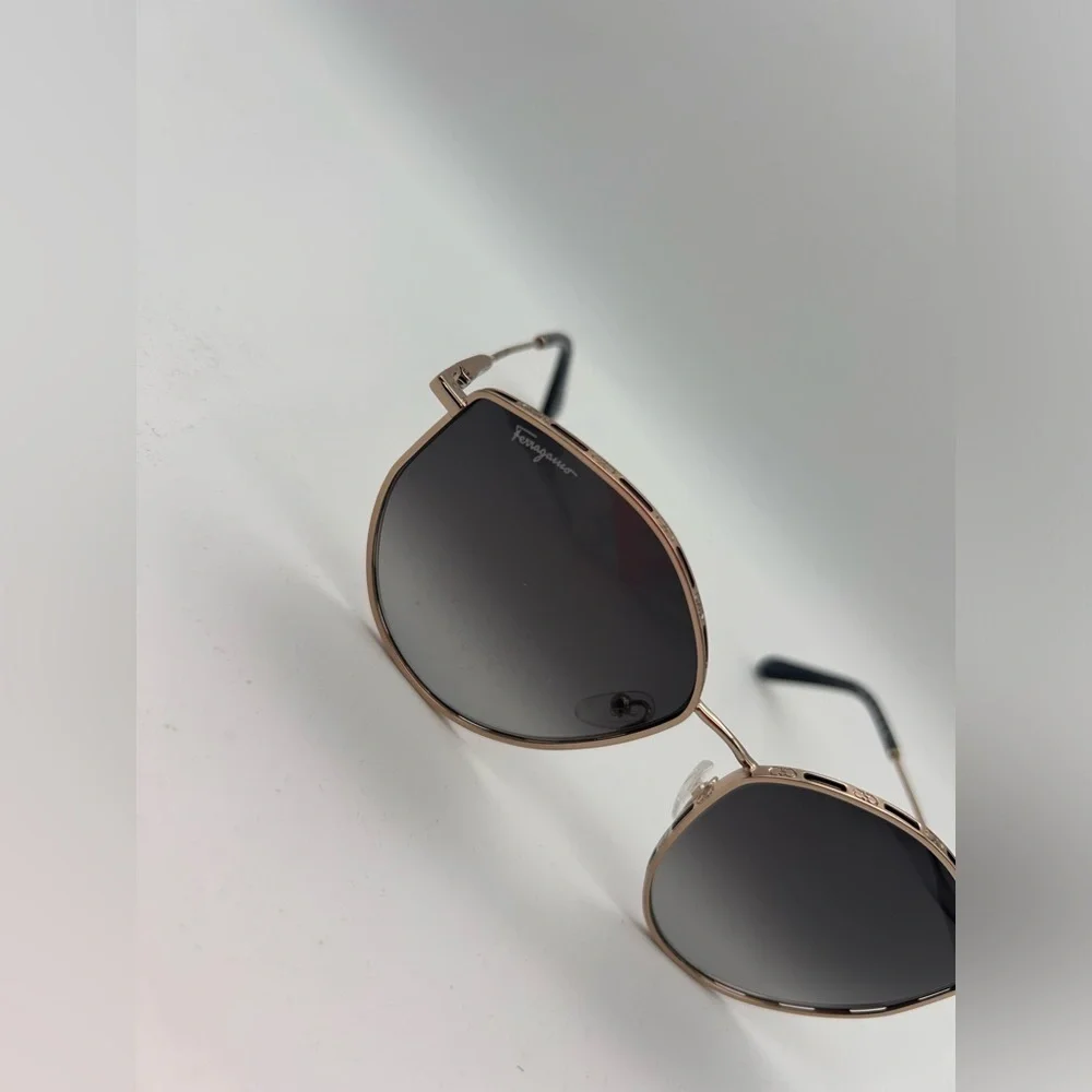 Salvatore Ferragamo Women Sunglasses Silver/ Grey Full Rim Frame SF264S 785 New